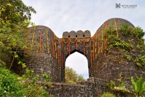 history of sinhagad fort